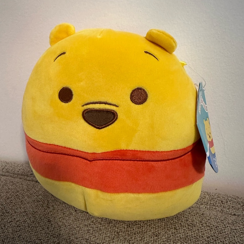 Nwt 8"  Winnie the Pooh Disney Squishmallow